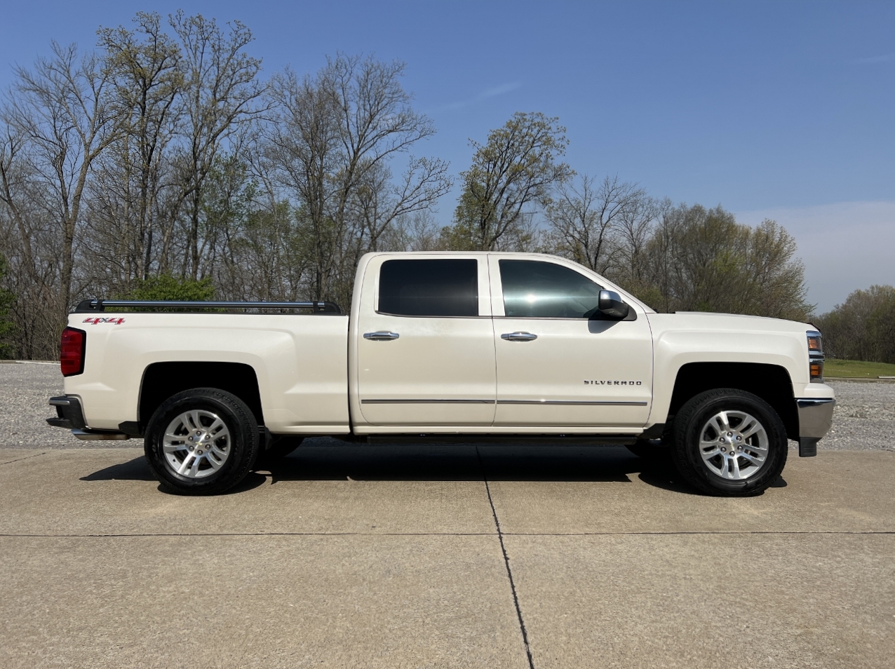 2014 Chevrolet Silverado 1500 - 3GCUKSEJ6EG463837 - Image #13