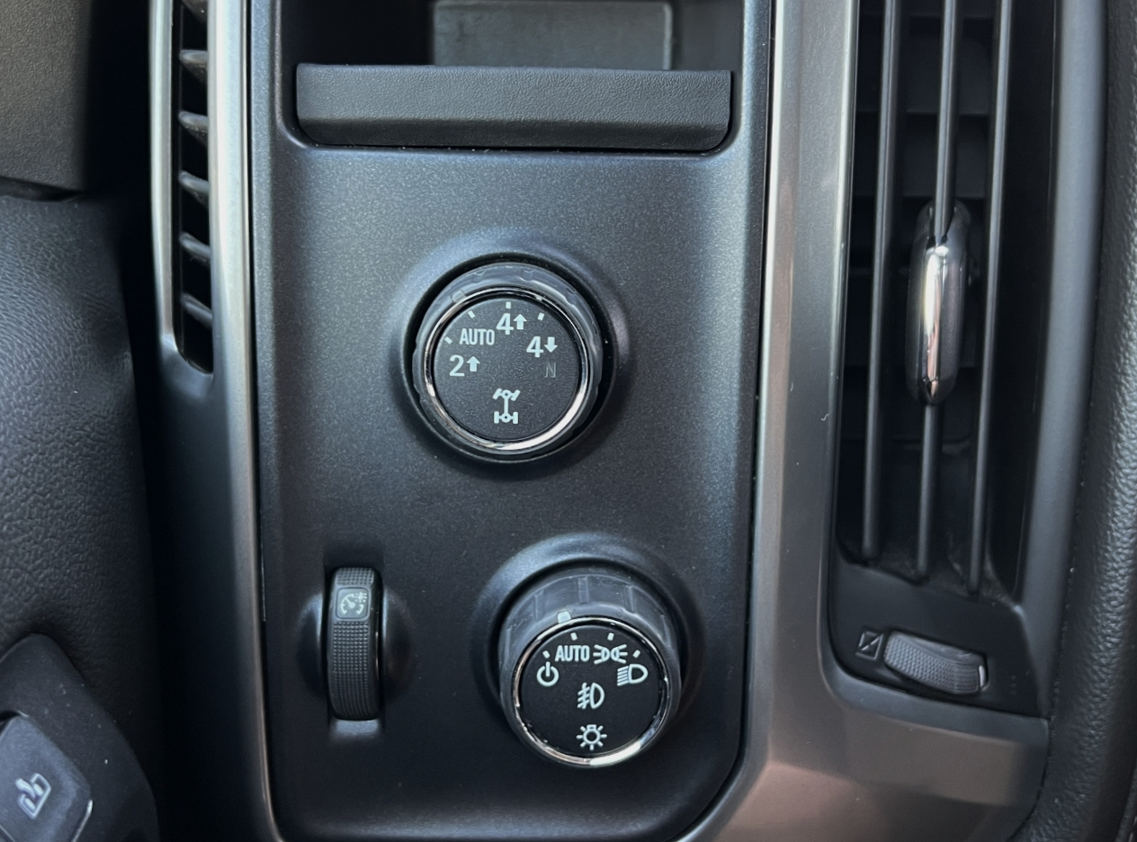 2014 Chevrolet Silverado 1500 - 3GCUKSEJ6EG463837 - Image #4