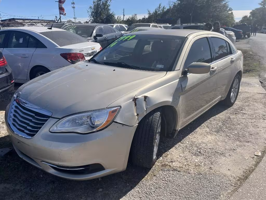 2014 Chrysler 200 - 1C3CCBBG2EN144707 - Image #5