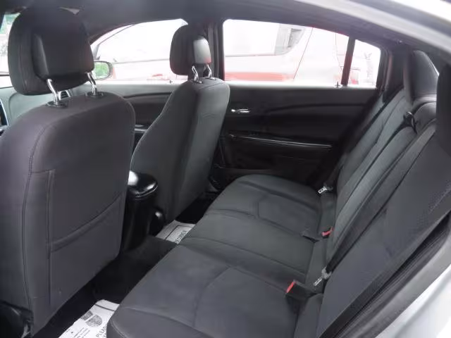 2014 Chrysler 200 - 1C3CCBBG3EN105835 - Image #4