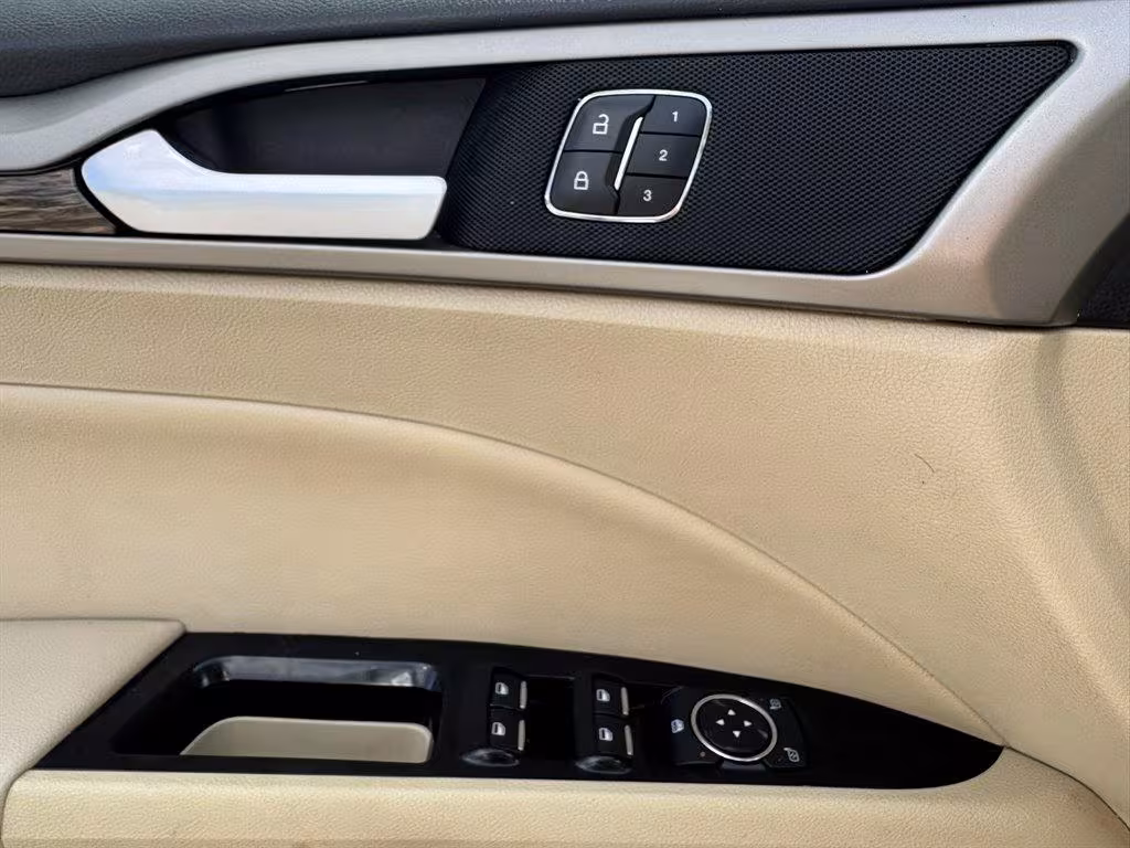 2014 Ford Fusion - 3FA6P0HD5ER106924 - Image #23