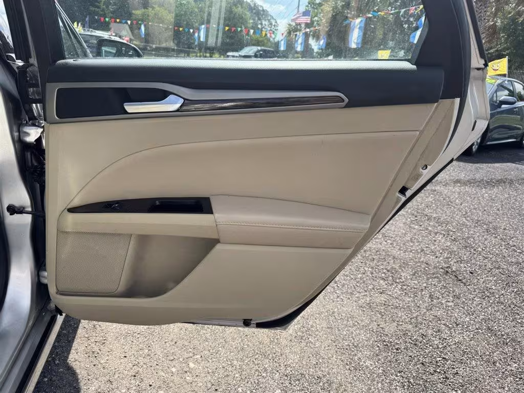 2014 Ford Fusion - 3FA6P0HD5ER106924 - Image #28