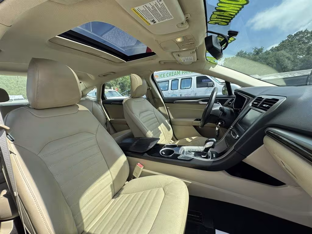 2014 Ford Fusion - 3FA6P0HD5ER106924 - Image #31