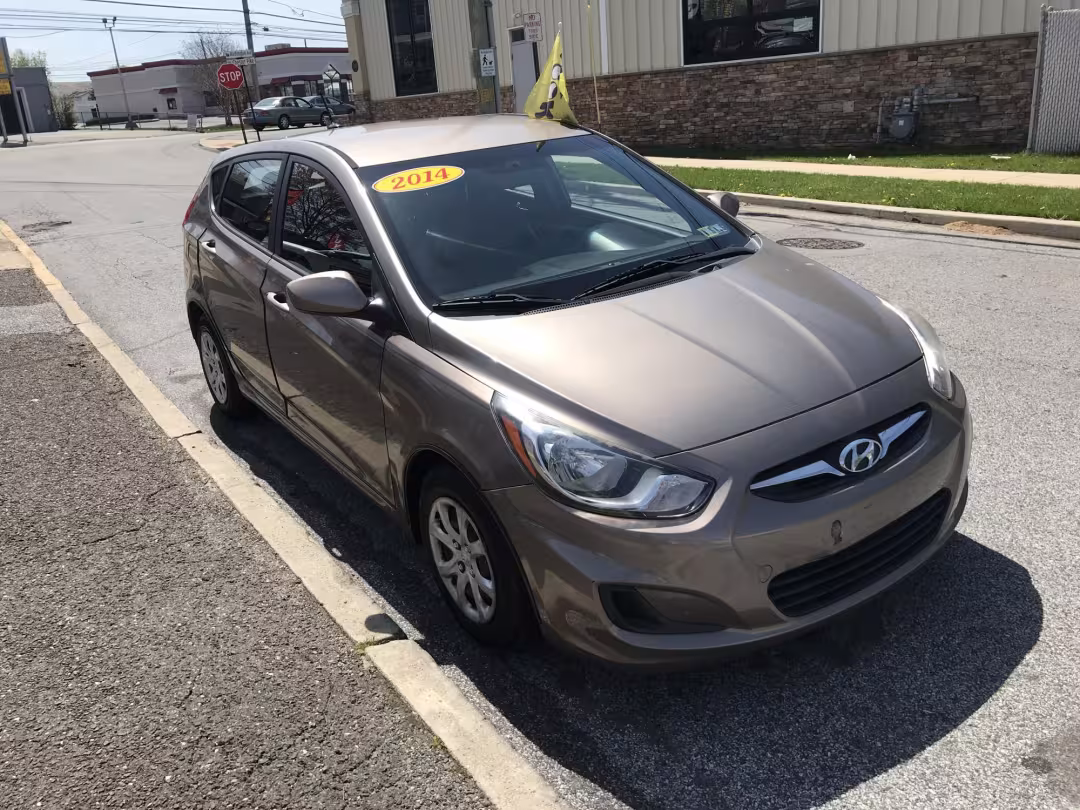 2014 Hyundai Accent - KMHCT5AE9EU179985 - Image #2