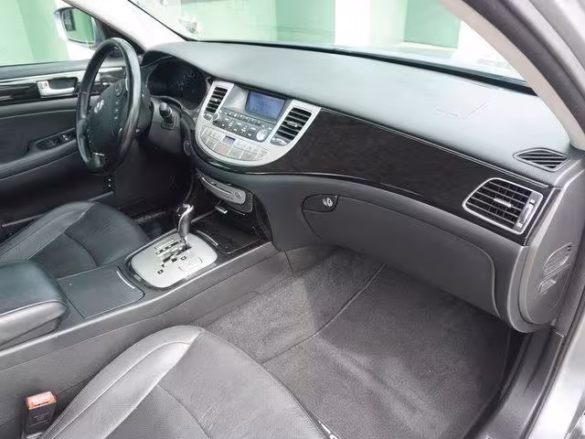 2014 Hyundai Genesis - KMHGC4DD6EU264541 - Image #17