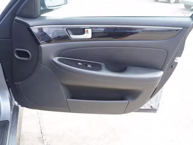 2014 Hyundai Genesis - KMHGC4DD6EU264541 - Image #18