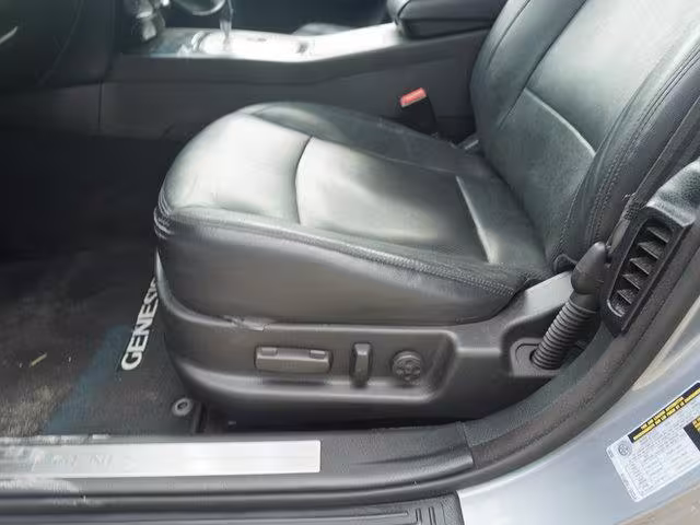 2014 Hyundai Genesis - KMHGC4DD6EU264541 - Image #22