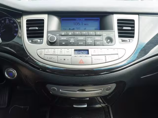 2014 Hyundai Genesis - KMHGC4DD6EU264541 - Image #29