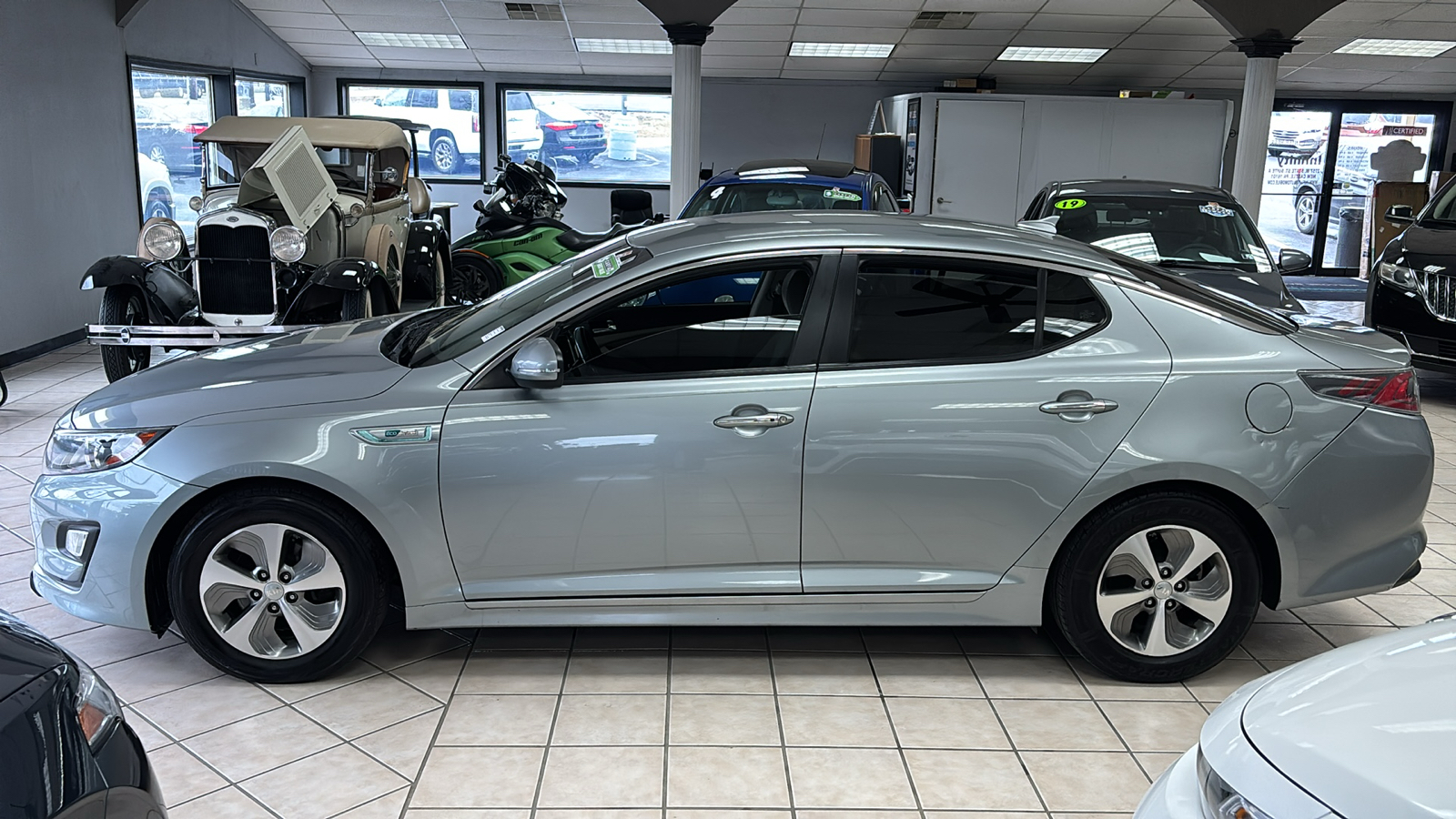 2014 Kia Optima Hybrid - KNAGM4AD3E5072281 - Image #2