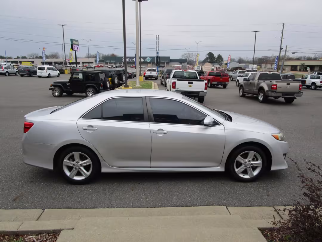 2014 Toyota Camry - 4T1BF1FK0EU386534 - Image #2