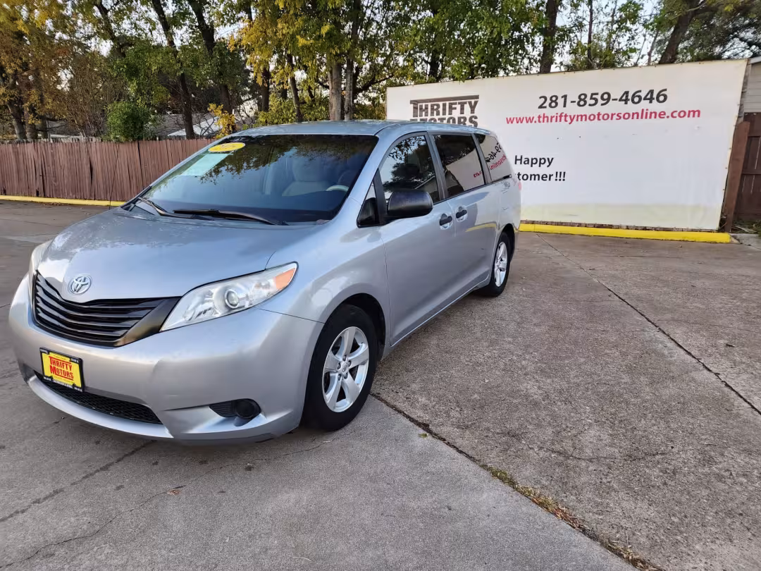 2014 Toyota Sienna - 5TDZK3DC9ES473018 - Image #3
