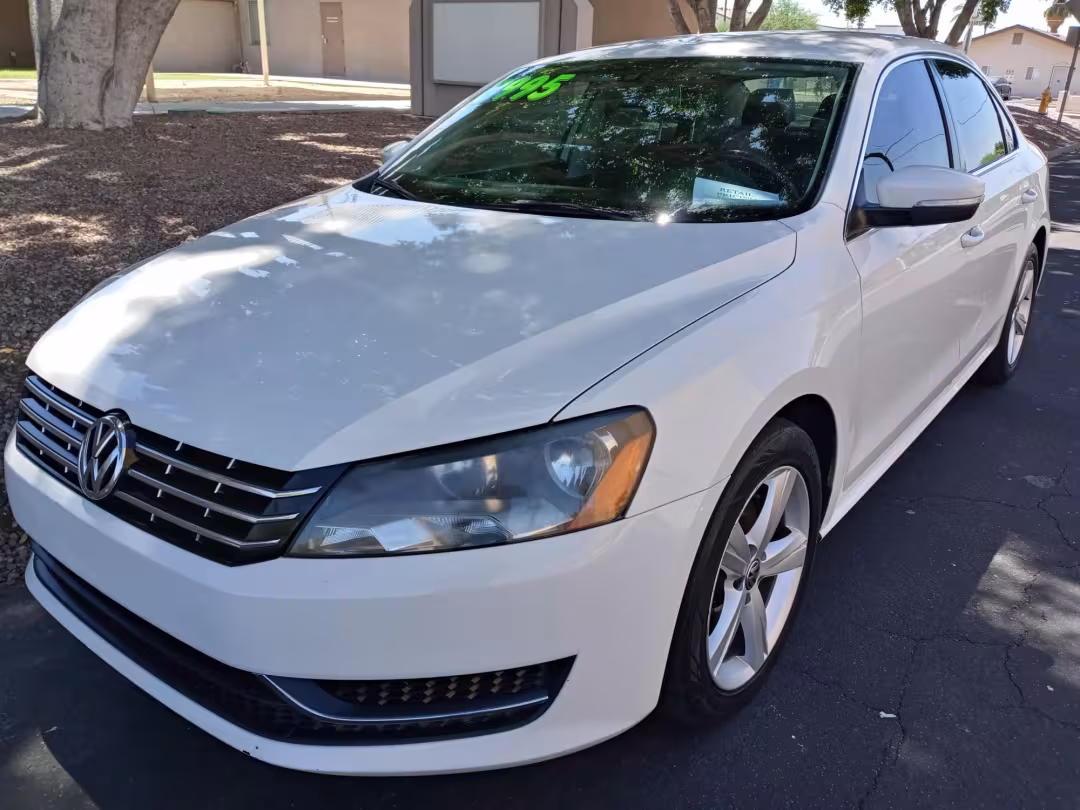 2014 Volkswagen Passat - 1VWBT7A3XEC105813 - Image #1