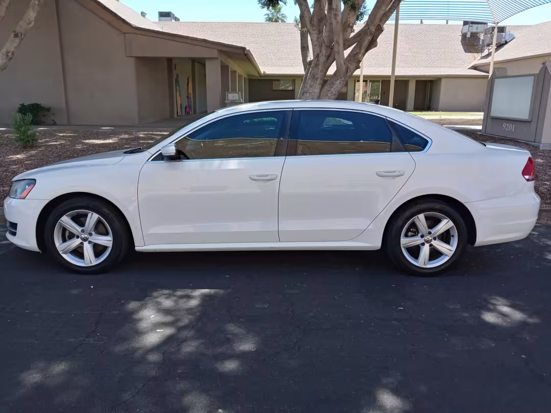 2014 Volkswagen Passat - 1VWBT7A3XEC105813 - Image #7