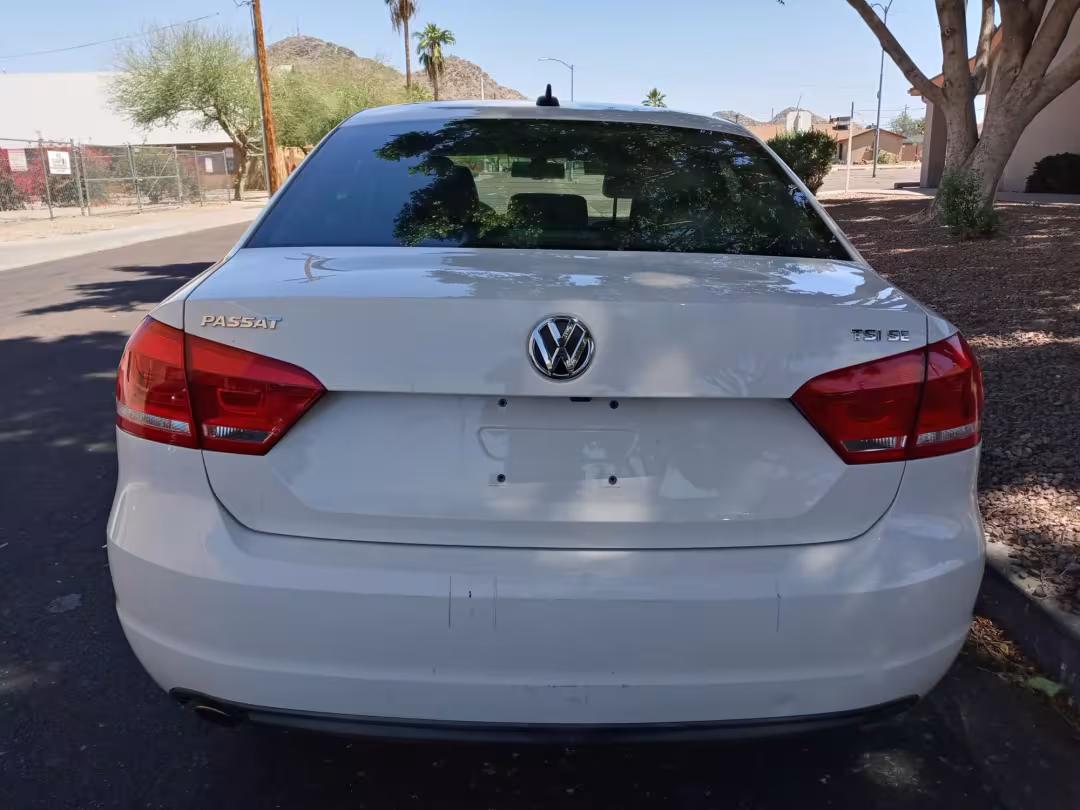 2014 Volkswagen Passat - 1VWBT7A3XEC105813 - Image #8