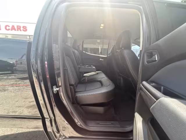 2015 Chevrolet Colorado - 1GCGSCE32F1115554 - Image #10