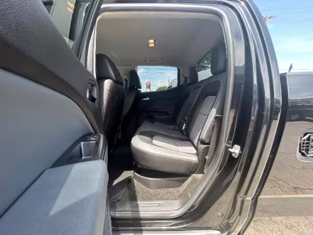 2015 Chevrolet Colorado - 1GCGSCE32F1115554 - Image #11