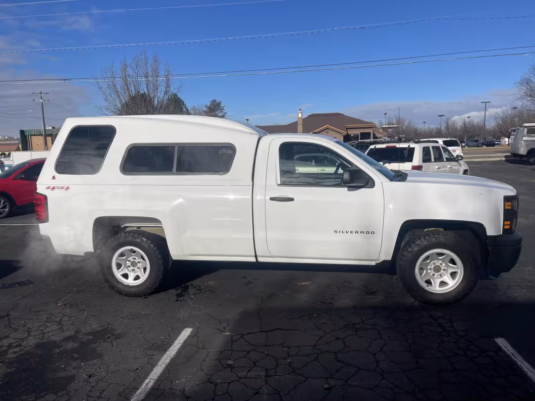 2015 Chevrolet Silverado 1500 - 1GCNKPEH8FZ340900 - Image #3