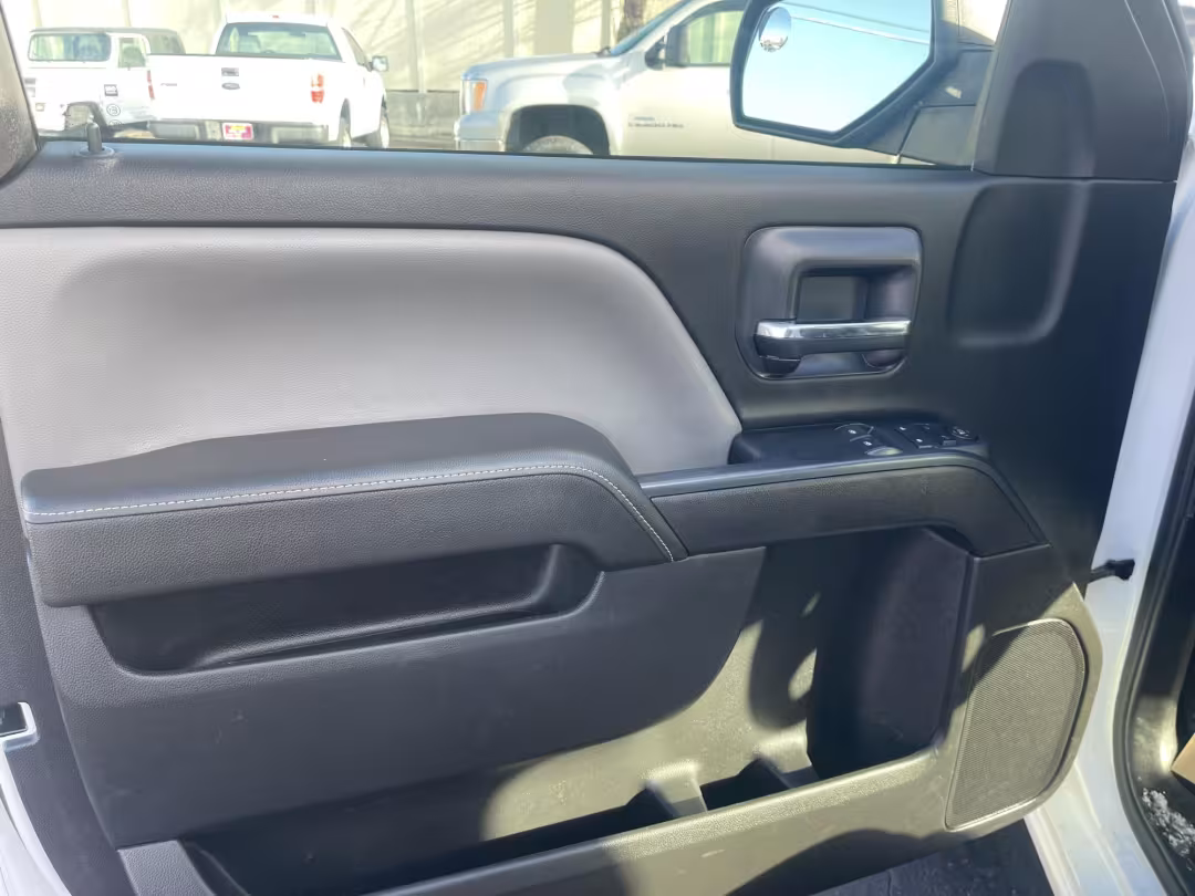 2015 Chevrolet Silverado 1500 - 1GCNKPEH8FZ340900 - Image #4