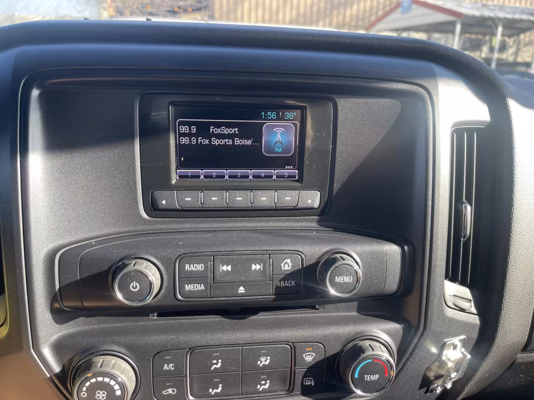 2015 Chevrolet Silverado 1500 - 1GCNKPEH8FZ340900 - Image #8
