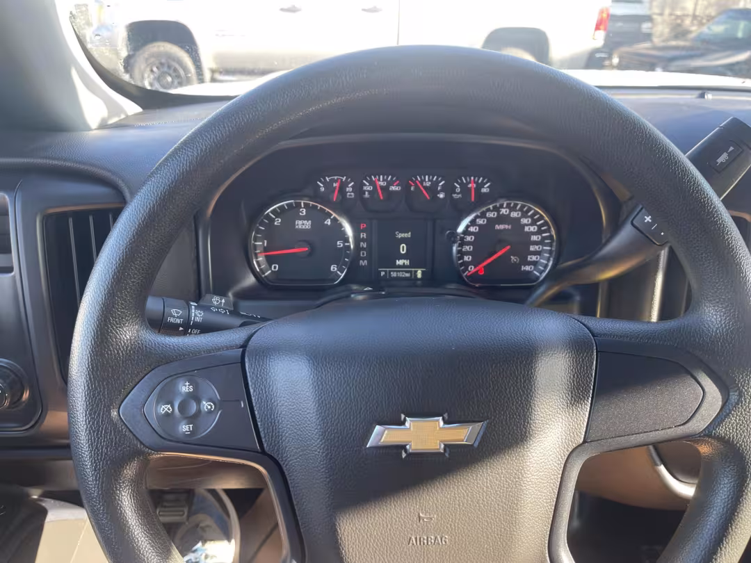2015 Chevrolet Silverado 1500 - 1GCNKPEH8FZ340900 - Image #9