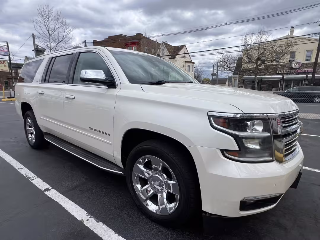 2015 Chevrolet Suburban - 1GNSKKKCXFR285193 - Image #2
