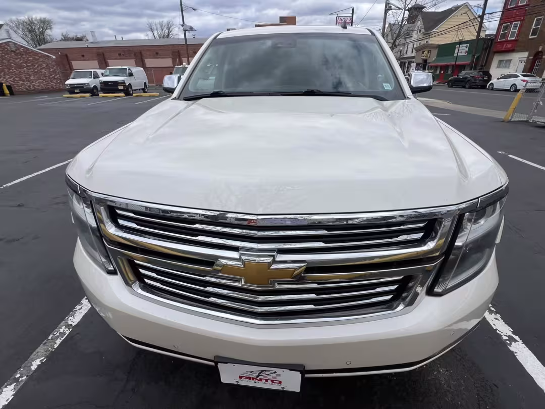 2015 Chevrolet Suburban - 1GNSKKKCXFR285193 - Image #3