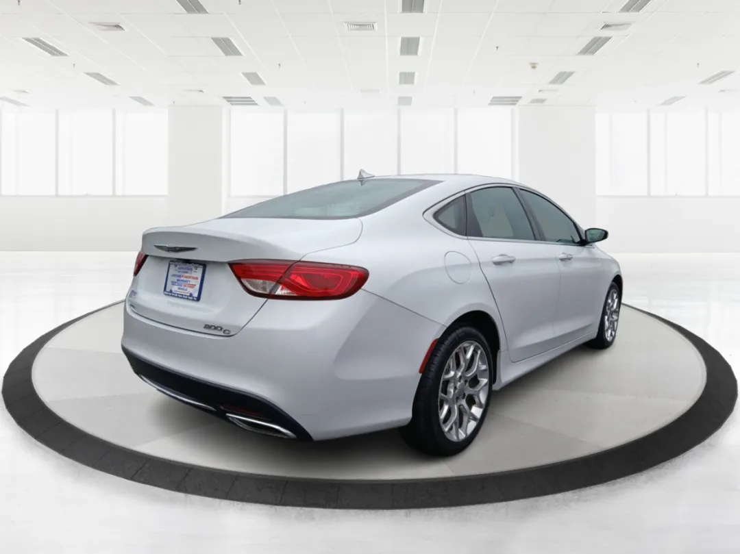 2015 Chrysler 200 - 1C3CCCEG3FN664529 - Image #3