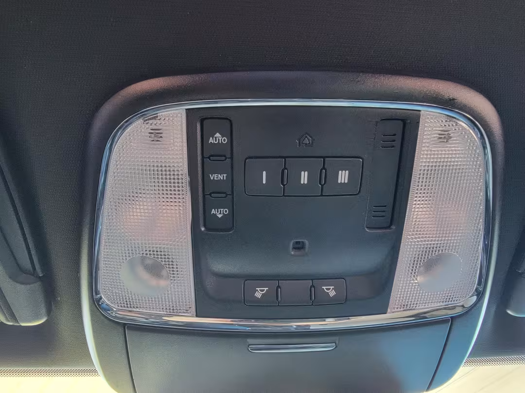 2015 Dodge Charger - 2C3CDXCTXFH879662 - Image #18