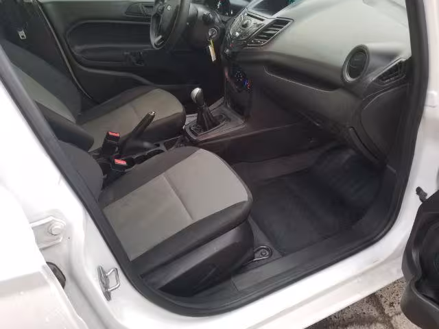 2015 Ford Fiesta - 3FADP4TJXFM158902 - Image #1