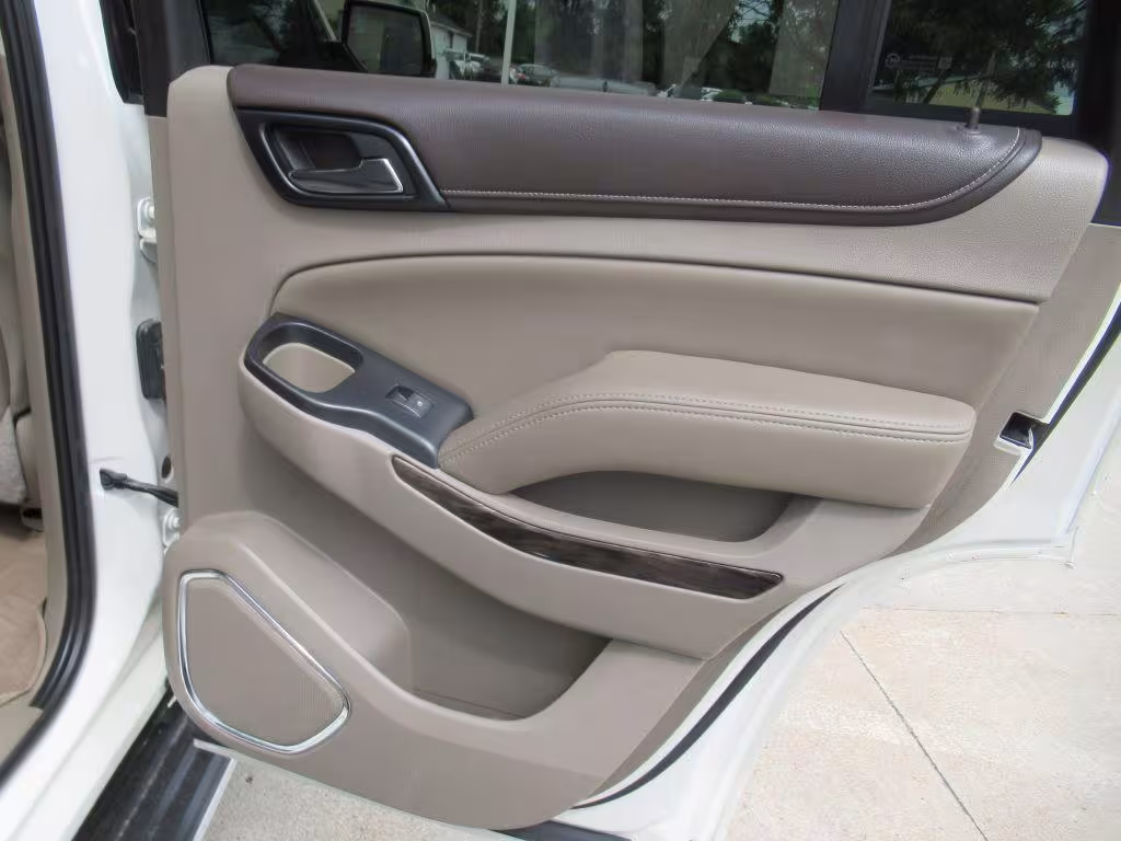 2015 GMC Yukon - 1GKS2BKCXFR569825 - Image #12