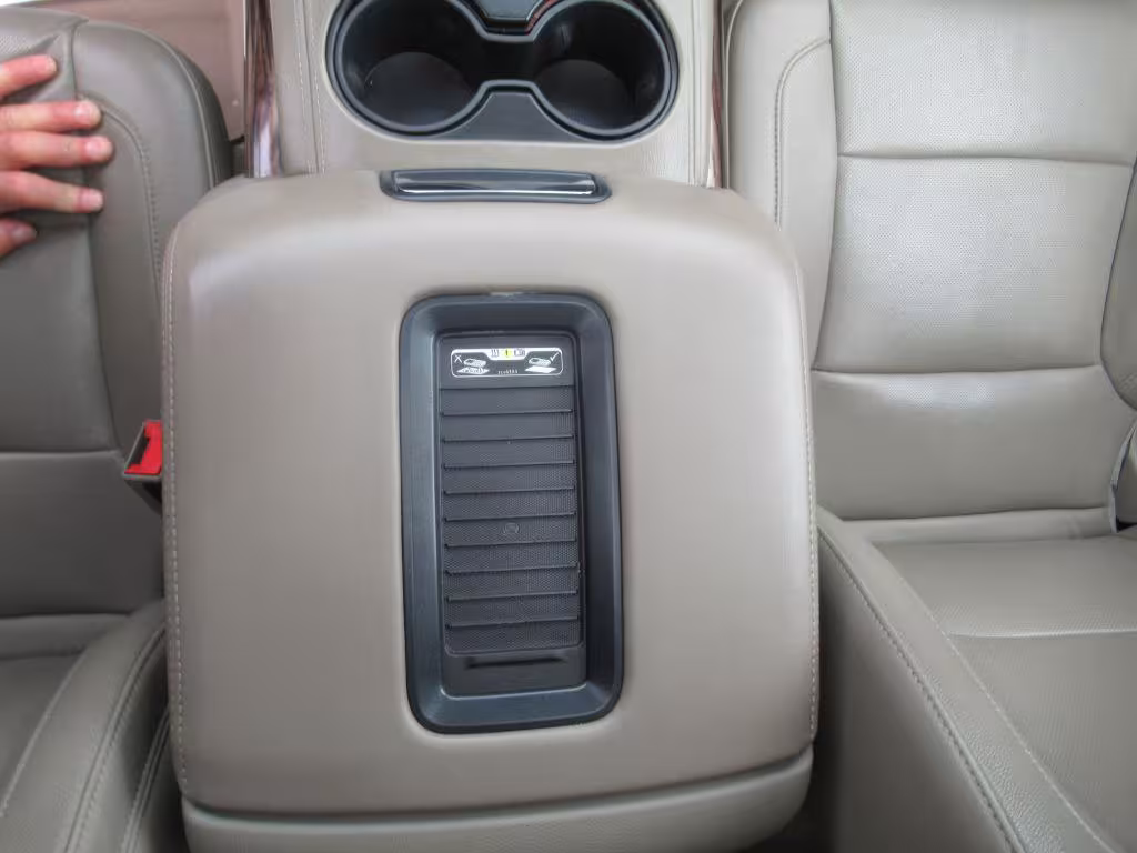 2015 GMC Yukon - 1GKS2BKCXFR569825 - Image #22