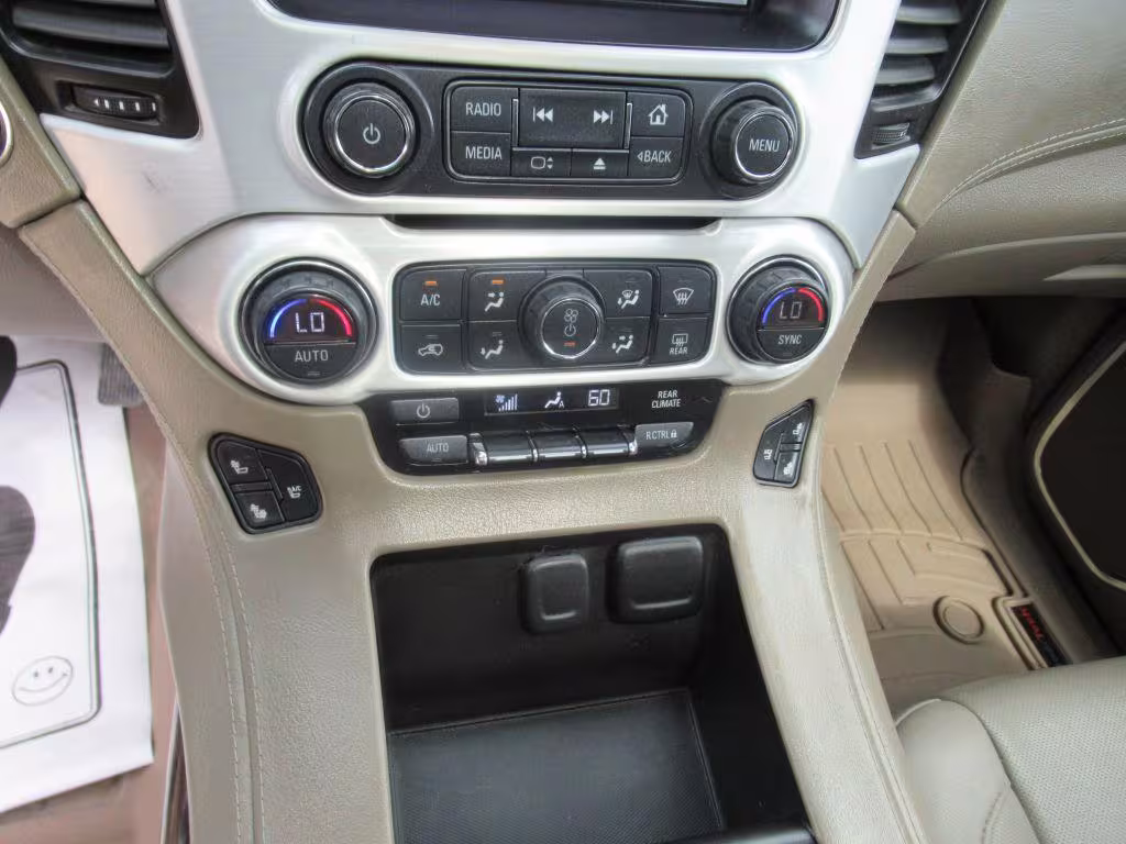 2015 GMC Yukon - 1GKS2BKCXFR569825 - Image #24