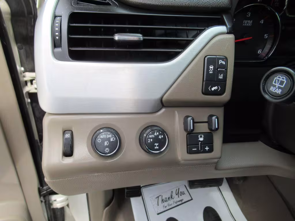 2015 GMC Yukon - 1GKS2BKCXFR569825 - Image #28