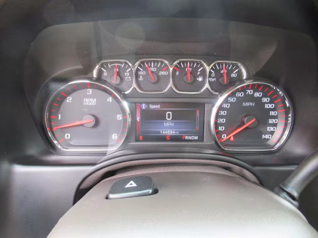 2015 GMC Yukon - 1GKS2BKCXFR569825 - Image #29