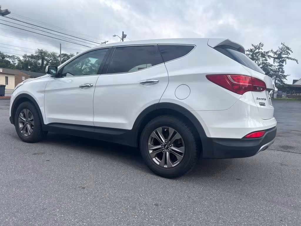 2015 Hyundai Santa Fe - 5XYZTDLB6FG269187 - Image #2