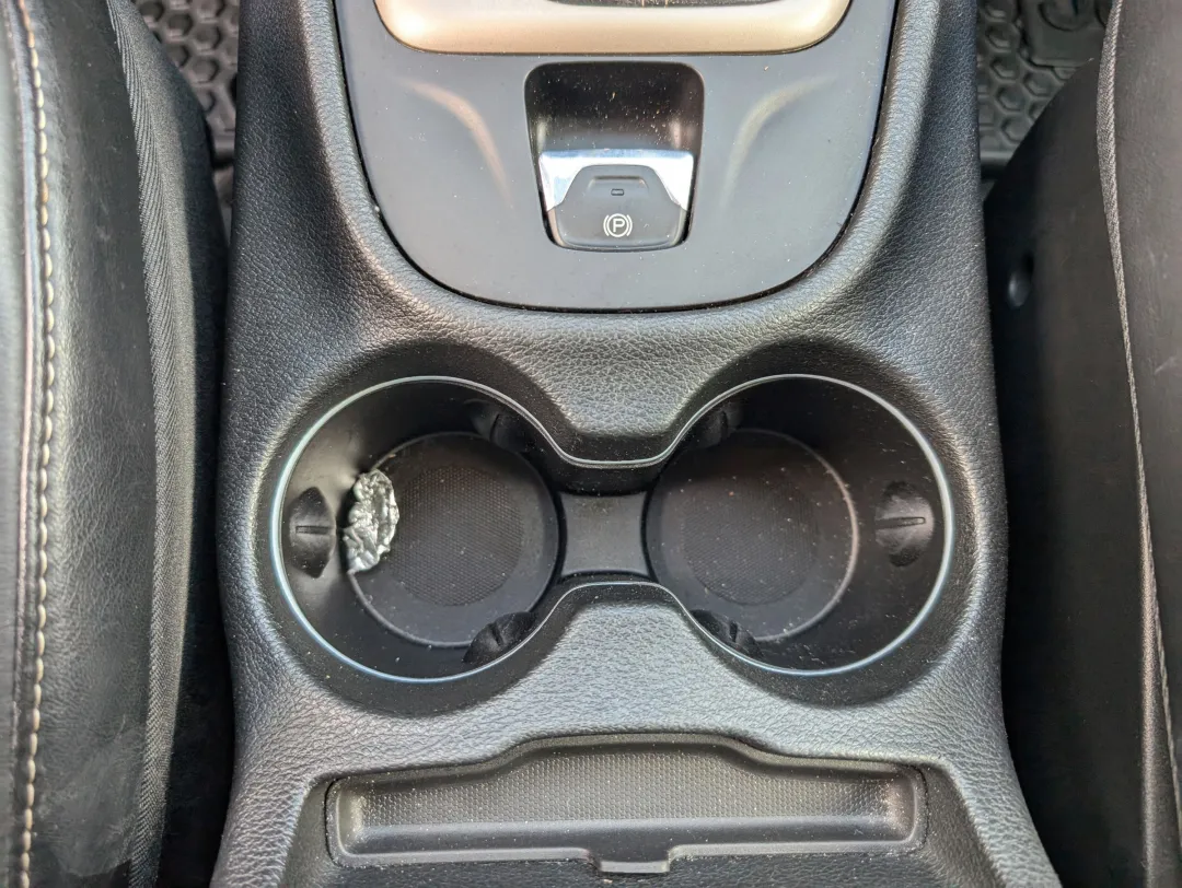 2015 Jeep Cherokee - 1C4PJLDS8FW517643 - Image #12