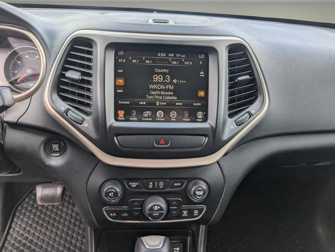 2015 Jeep Cherokee - 1C4PJLDS8FW517643 - Image #14