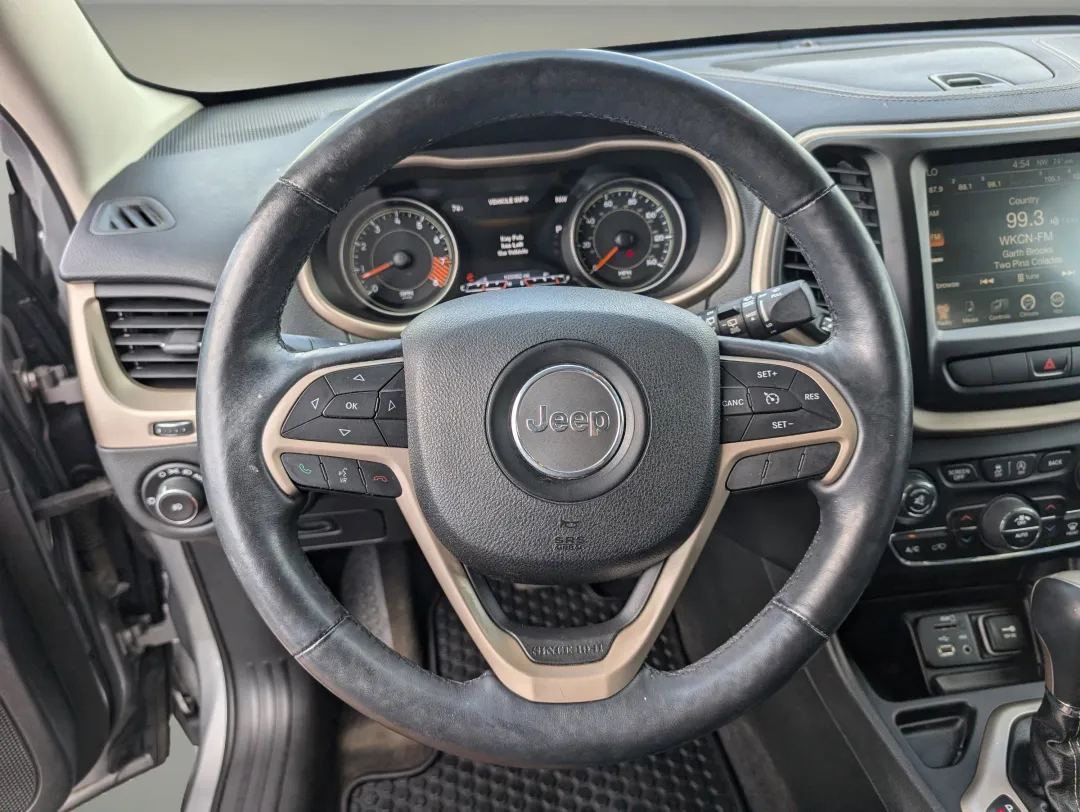 2015 Jeep Cherokee - 1C4PJLDS8FW517643 - Image #15