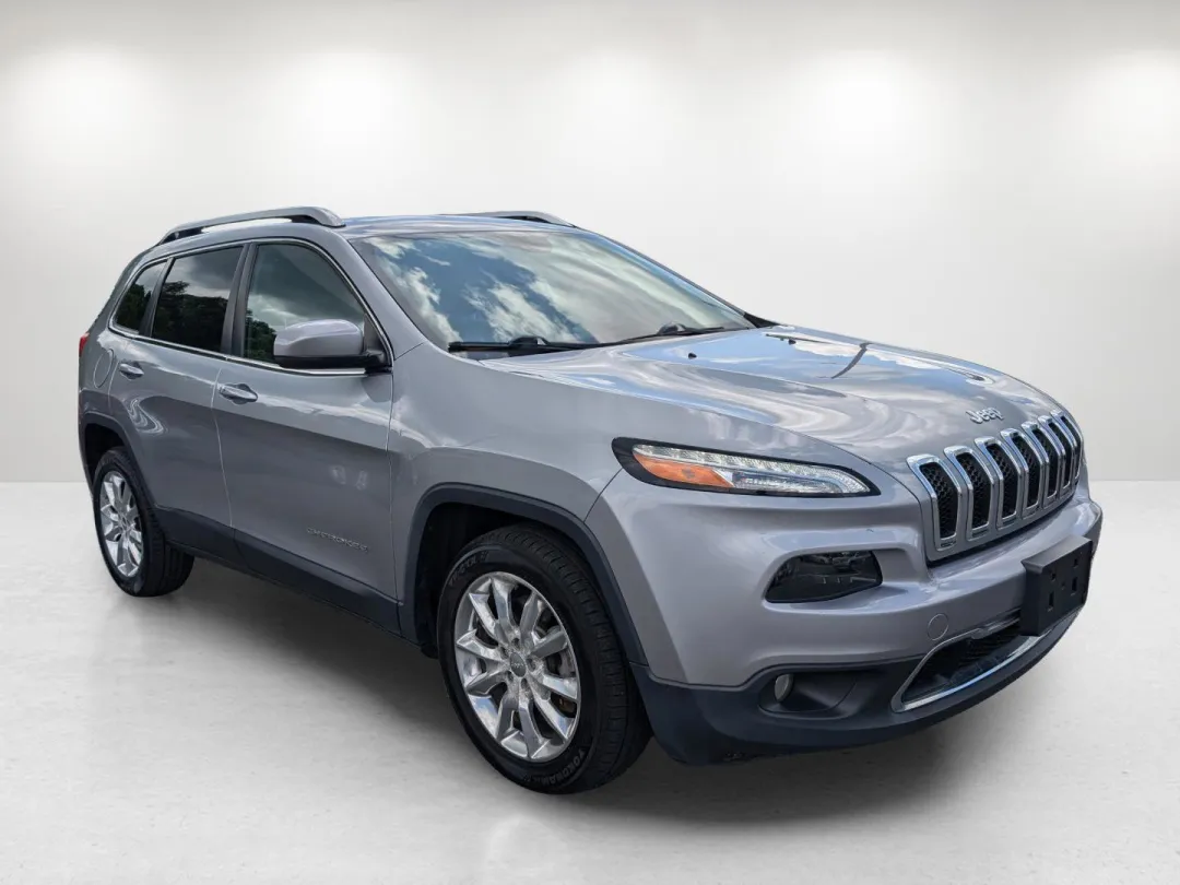 2015 Jeep Cherokee - 1C4PJLDS8FW517643 - Image #3