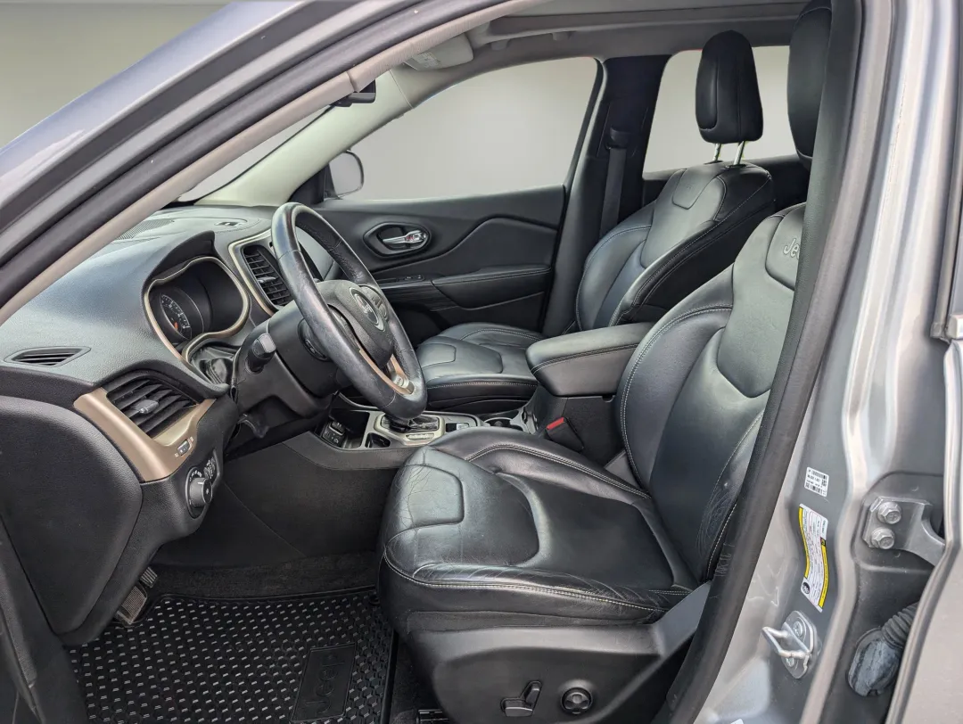 2015 Jeep Cherokee - 1C4PJLDS8FW517643 - Image #9