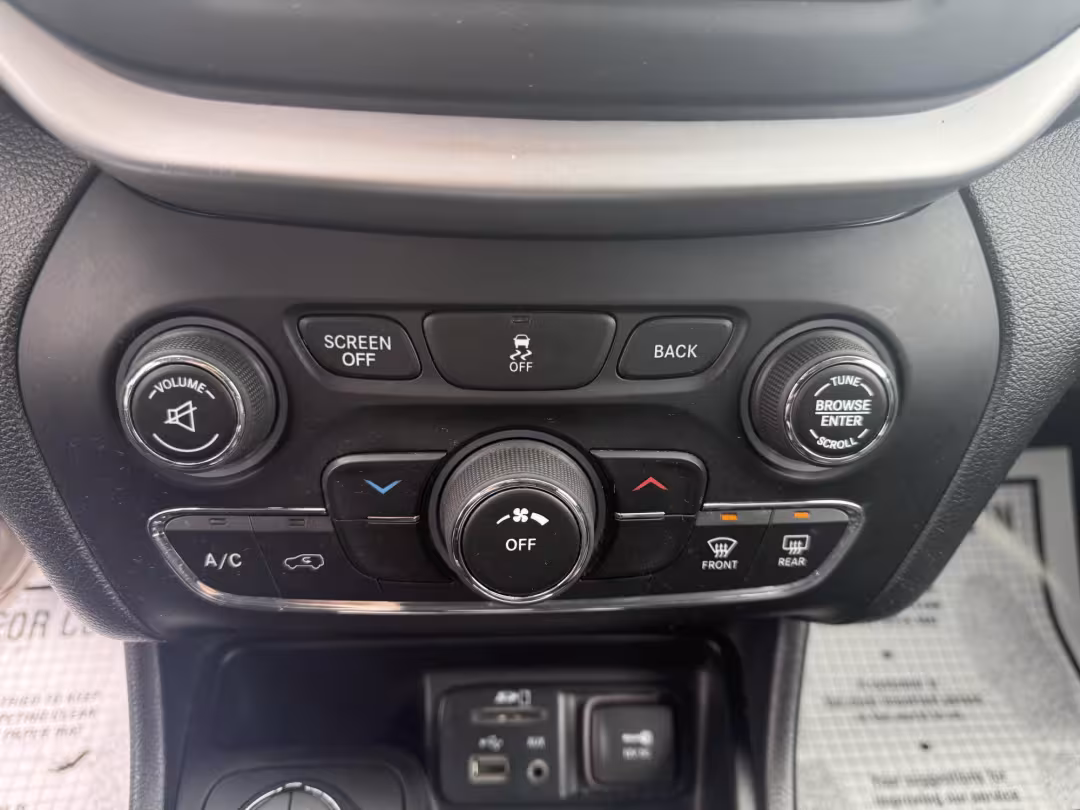 2015 Jeep Cherokee - 1C4PJMBB4FW776283 - Image #11