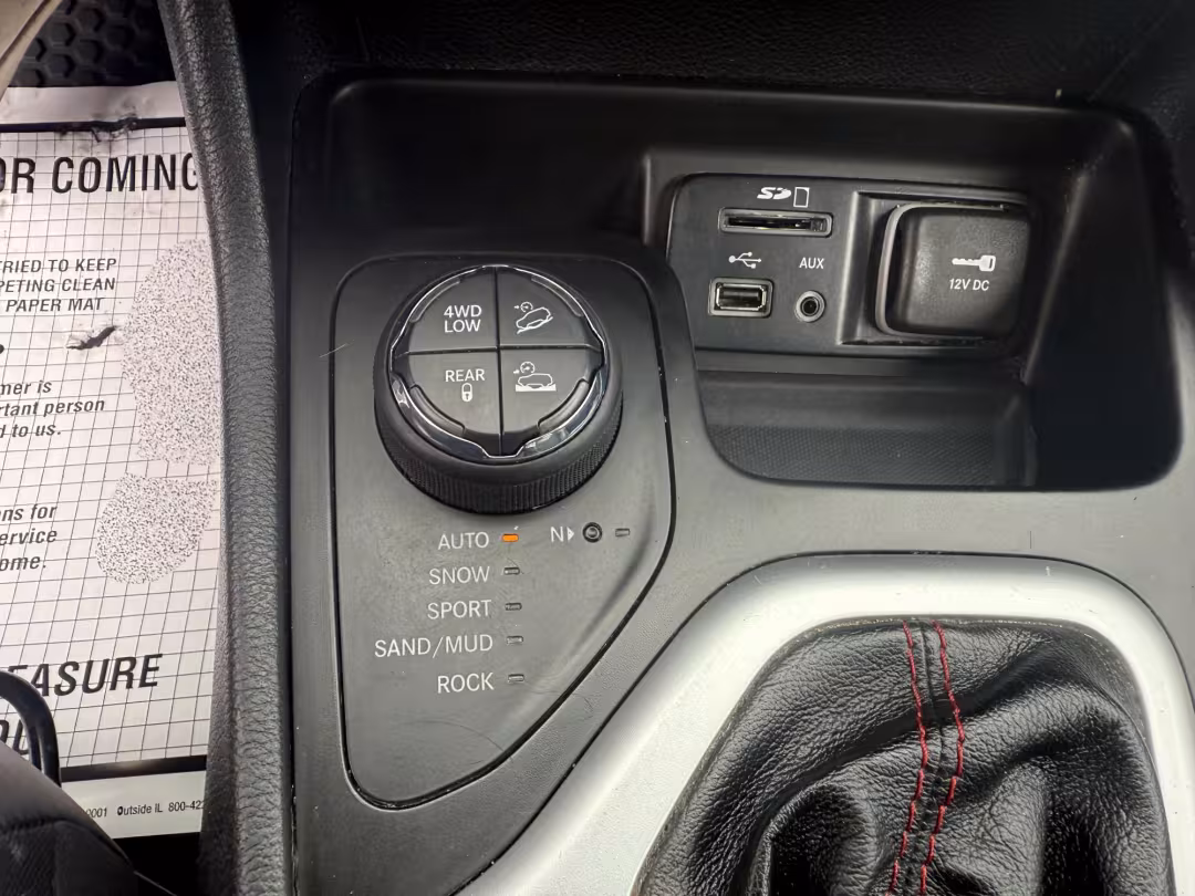 2015 Jeep Cherokee - 1C4PJMBB4FW776283 - Image #12