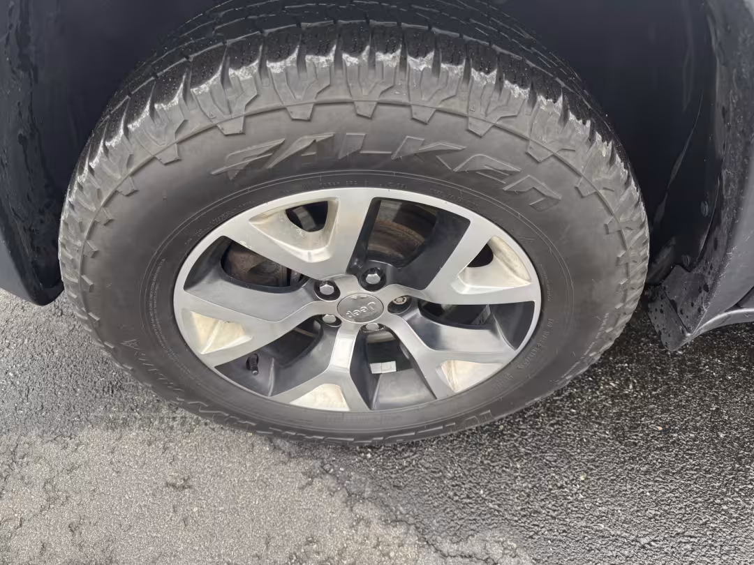 2015 Jeep Cherokee - 1C4PJMBB4FW776283 - Image #27