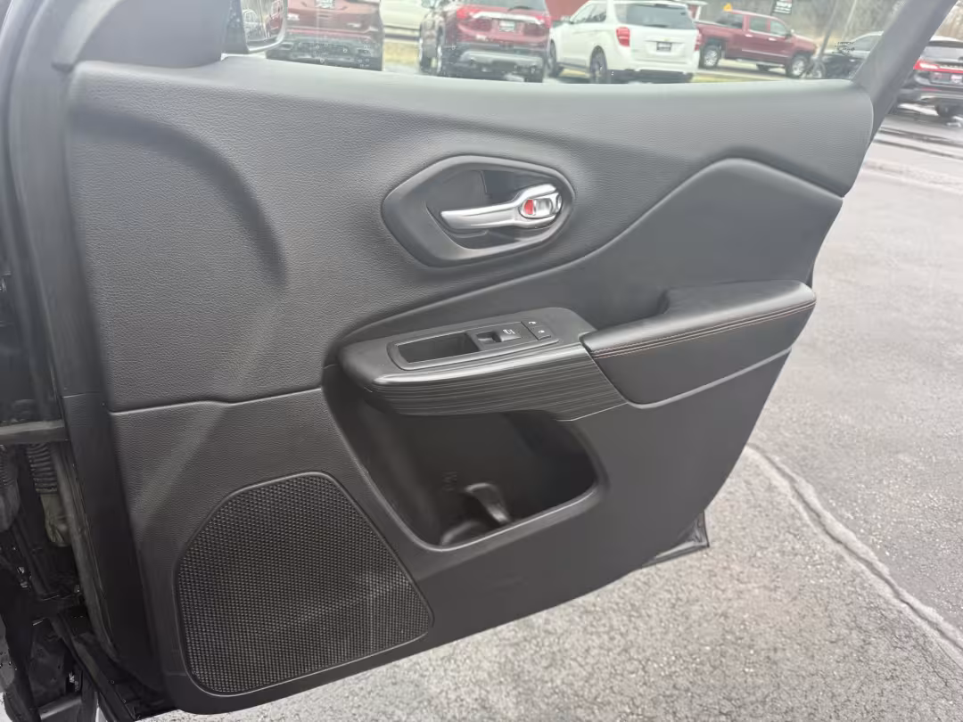 2015 Jeep Cherokee - 1C4PJMBB4FW776283 - Image #44