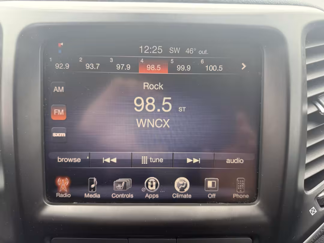2015 Jeep Cherokee - 1C4PJMBB4FW776283 - Image #8