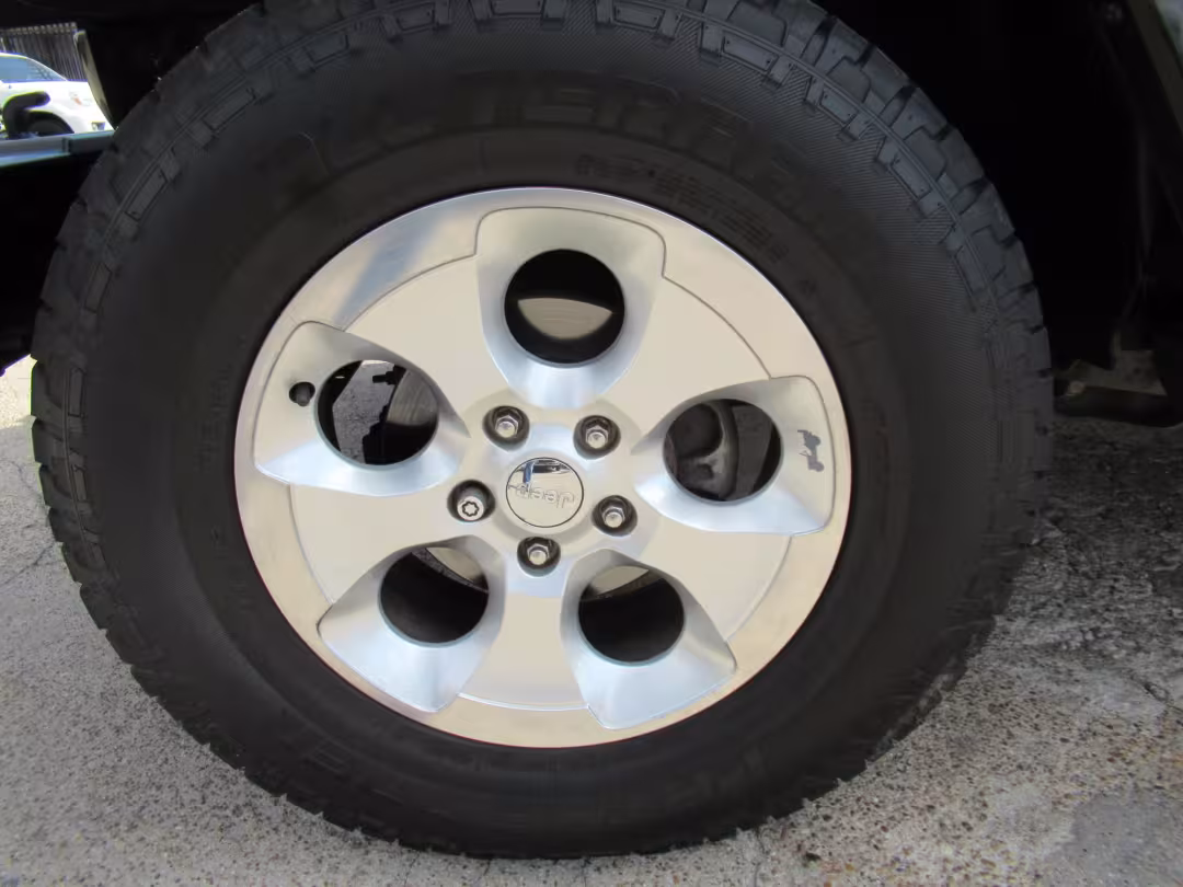 2015 Jeep Wrangler - 1C4BJWEG8FL723147 - Image #7