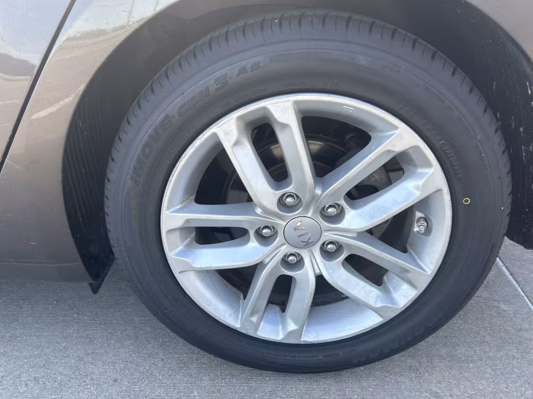 2015 Kia Forte 5-Door - KNAFX5A82F5363125 - Image #6