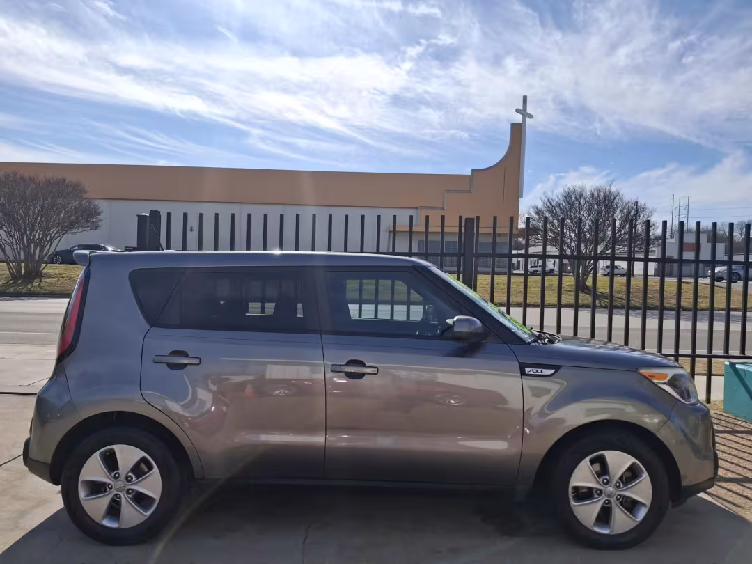2015 Kia Soul - KNDJN2A25F7135394 - Image #1