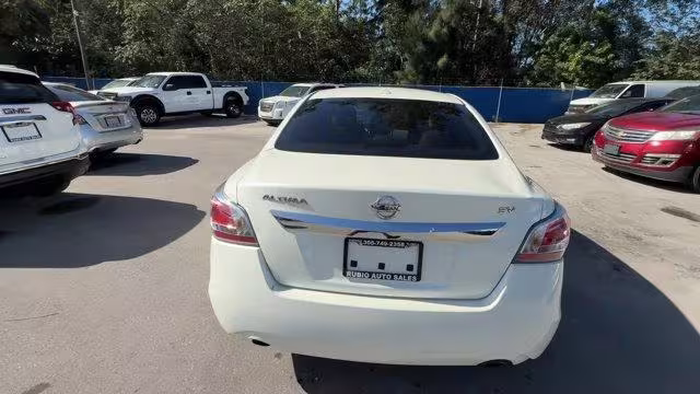 2015 Nissan Altima - 1N4AL3AP7FC298083 - Image #2