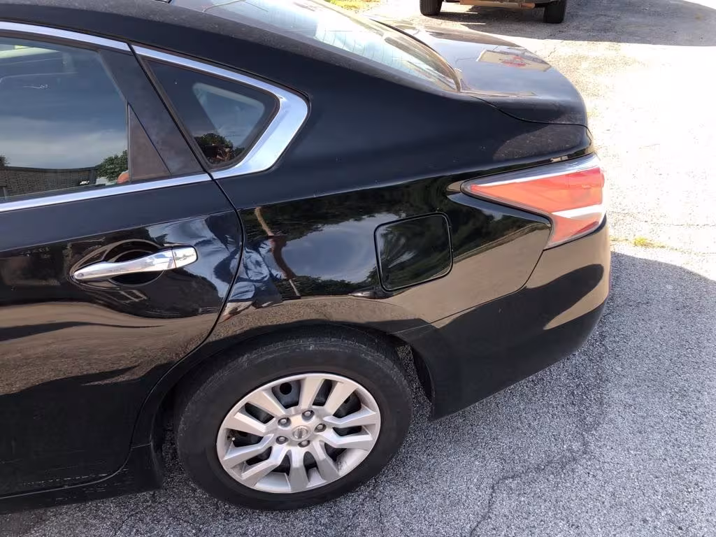 2015 Nissan Altima - 1N4AL3APXFN877251 - Image #1